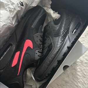 Nike Air Max 90 Black with Pink Swoosh
